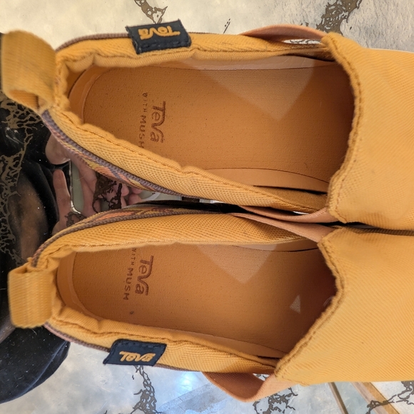 Teva Womens 1106870 Voya Slip on Sunflower Loafers Flat Shoes Size 7 - Picture 4 of 6